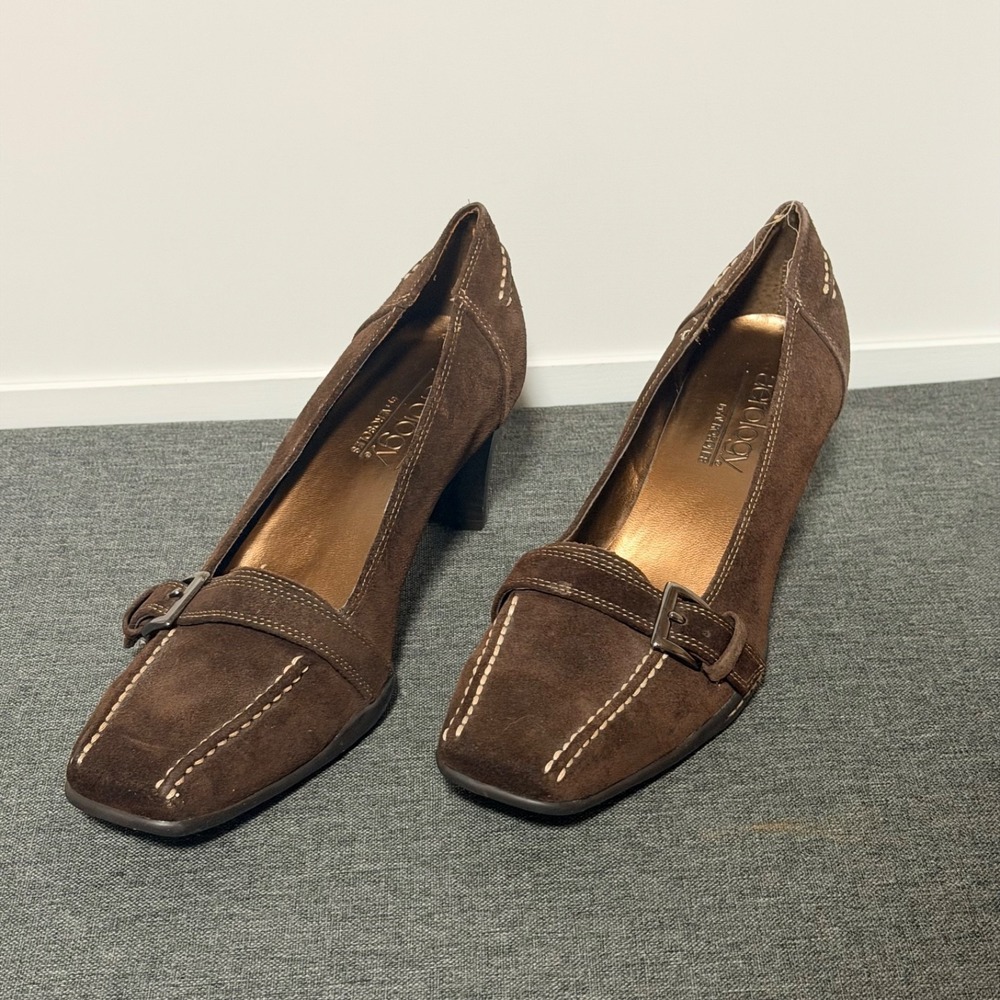 Women's Aerosoles Brown‎ Suede Pumps w/Buckle, Stitching, Square Toe, Size 8B - Picture 4 of 8
